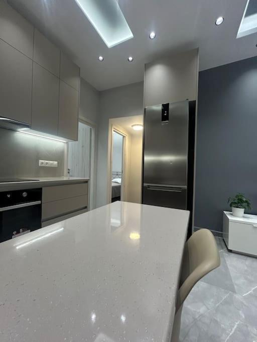 Luxury Apt 5Min To Metro Nikaia Pireu Exterior foto
